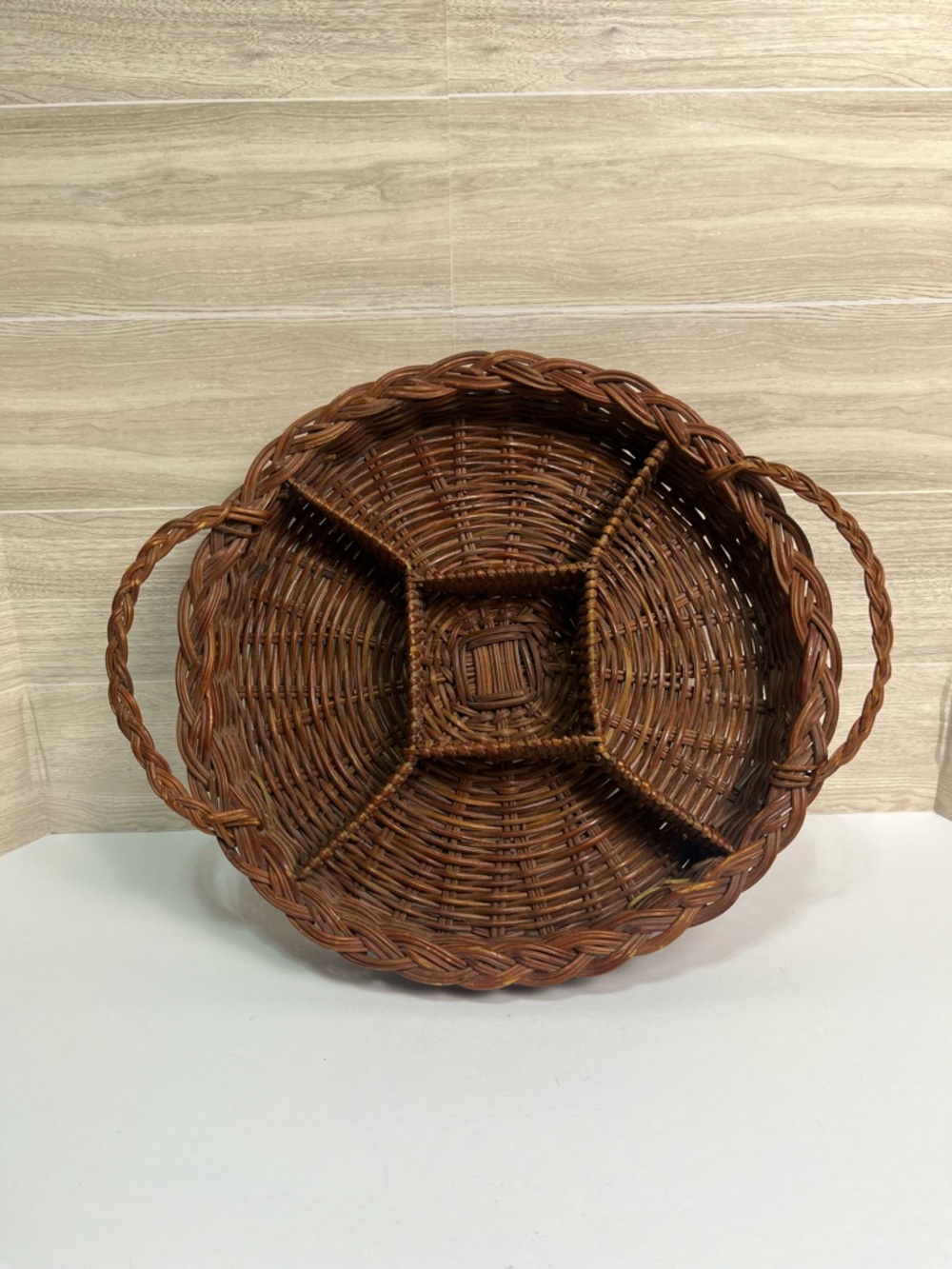 Vintage 60s Round Divided
Wicker Tray 5 Section Appetizer
Serving Basket Display